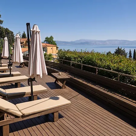 מלון דירות The Summit Escape 4*