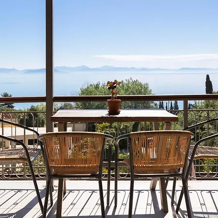 Villa Manolatou *