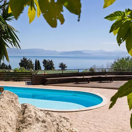 Manolatou Villa