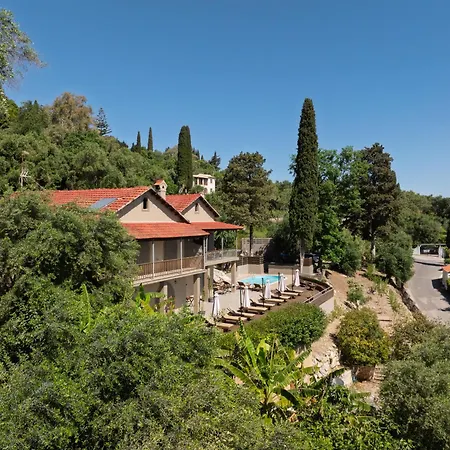 Villa Manolatou *