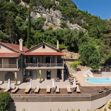 The Summit Escape 4*